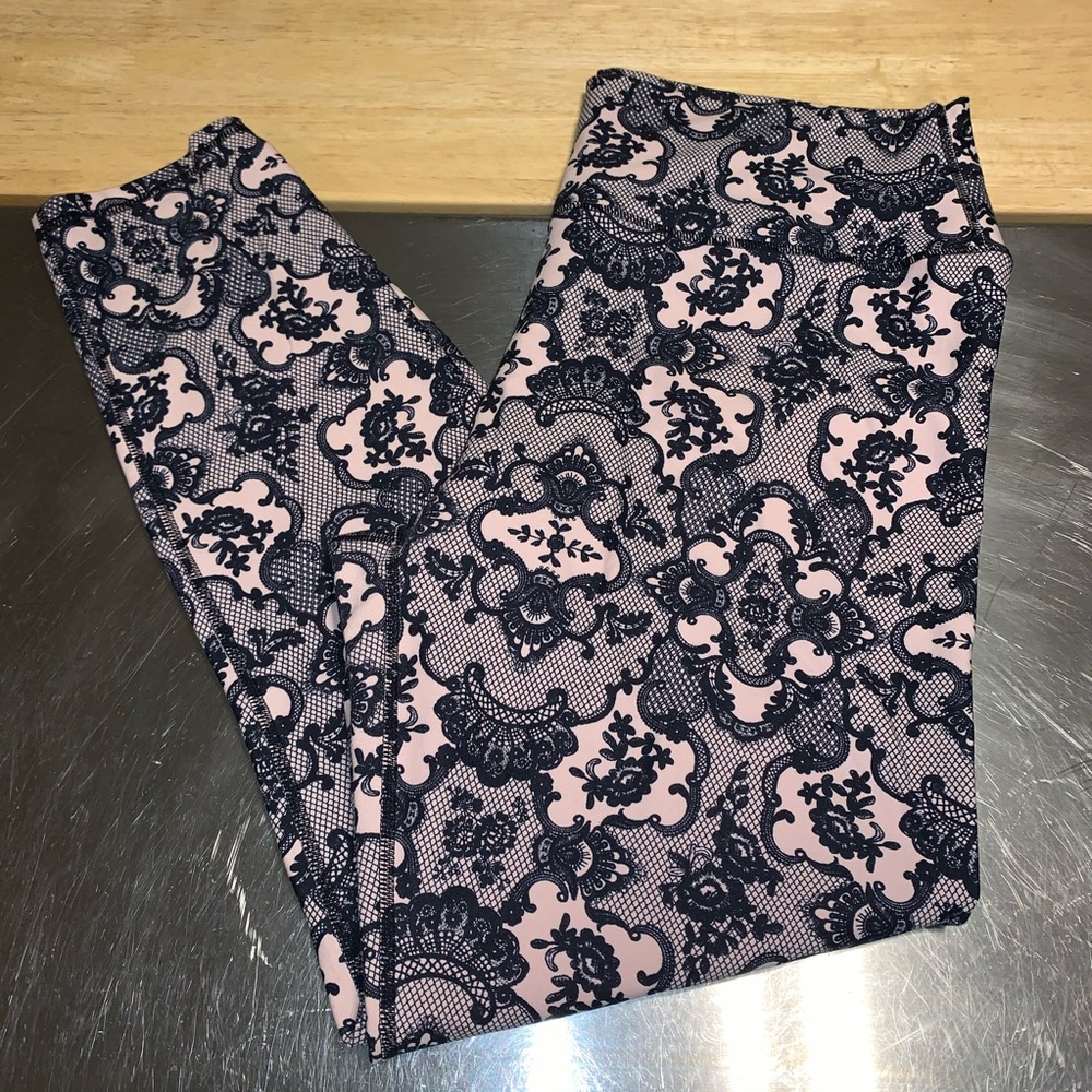 Barely worn fabletics leggings XL EUC